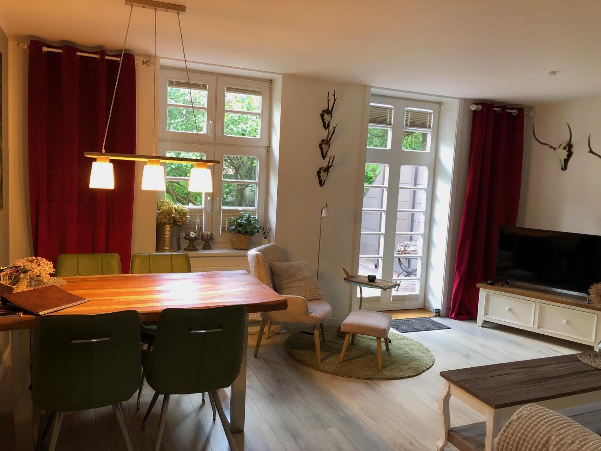 4 Wunderschoene Ferienwohnungen Im Kavaliershaus Schwerin  Extérieur photo